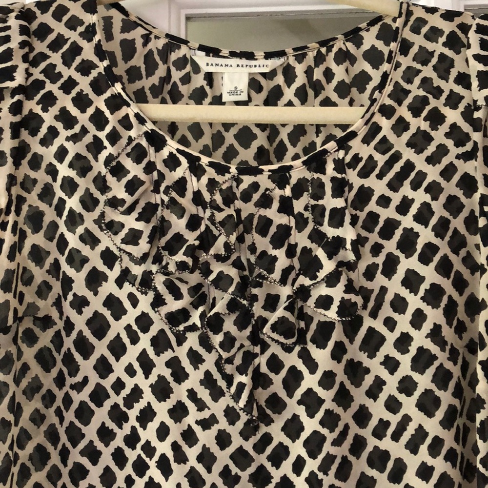 Black and white short-sleeved top, Banana Republic